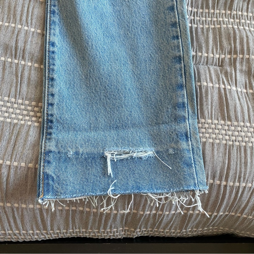 NWT Levi’s 501 Original Jeans Outside Theater Light Wash Straight Leg Denim 28 - Picture 13 of 15